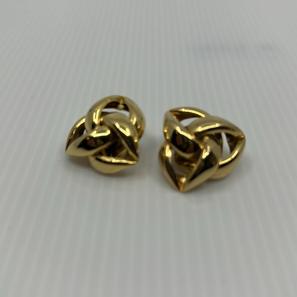 Vintage Givenchy twist goldtone clip earrings - Picture 5 of 12